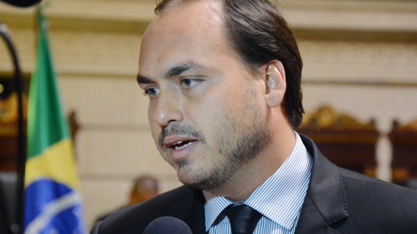 carlos-bolsonaro-cobra-acao-da-direita-por-anistia