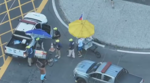 agentes-da-prefeitura-sao-atacados-por-ambulantes-ilegais durante-acao-em-copacabana