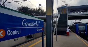 supervia-interrompe-circulacao-de-trens-entre-gramacho-e-saracuruna,-em-duque-de-caxias