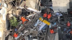 desabamento-no-catete:-parte-de-sobrado-cai-e-deixa-pelo-menos-16-feridos