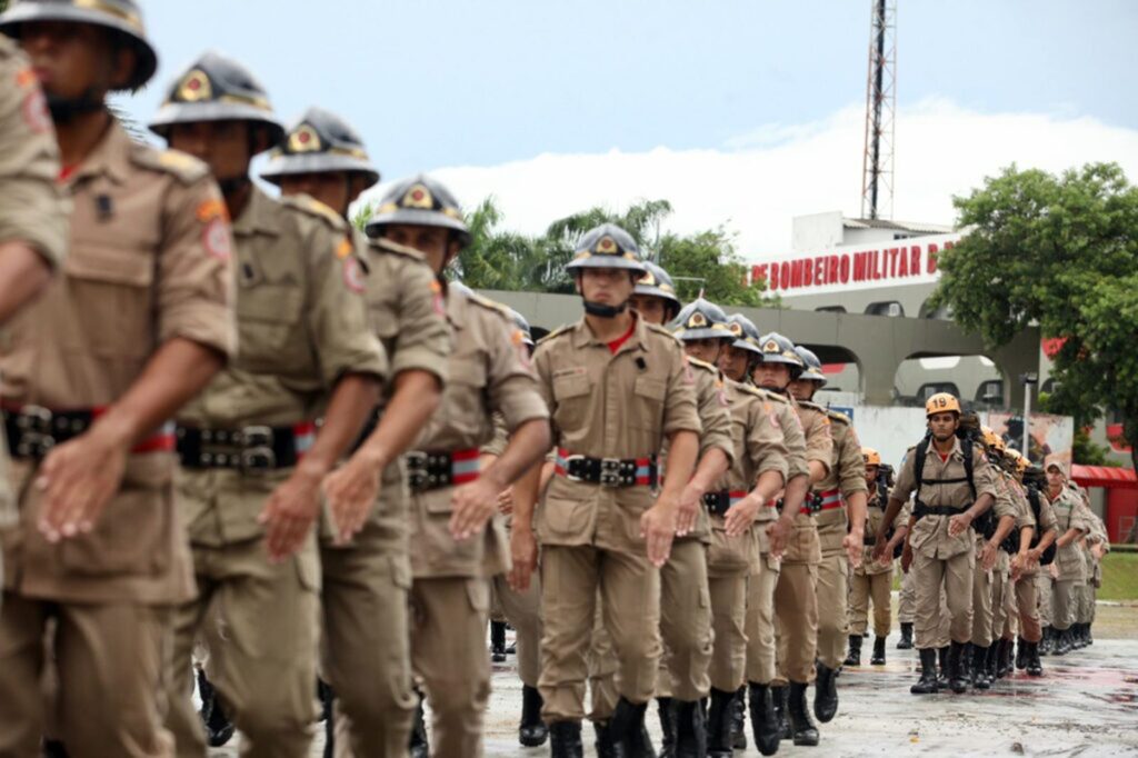 mais-de-350-oficiais-do-corpo-de-bombeiros-sao-promovidos-as-vesperas-do-natal