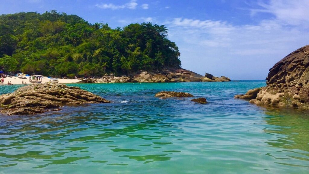 comando-vermelho-avanca-sobre-vilas-caicaras-de-paraty-e-impoe-taxas-a-barqueiros