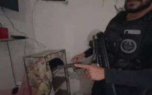 operacao-policial-mira-base-operacional-do-comando-vermelho-no-lixao,-em-caxias