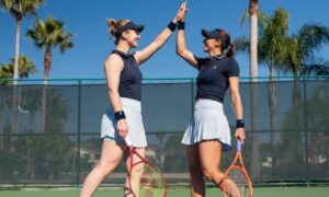 luisa-stefani-vence-dois-jogos-no-mesmo-dia-e-esta-nas-quartas-do-australian-open
