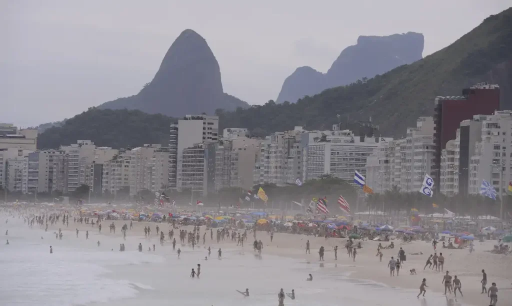 calor-de-ate-34°c-e-pancadas-de-chuva-marcam-o-fim-de-semana-no-rio