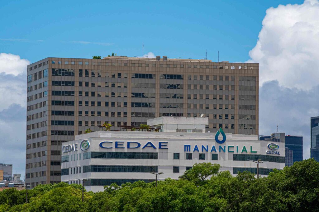 cedae-promete-ressarcir-moradores-apos-vazamento-na-eta-guandu