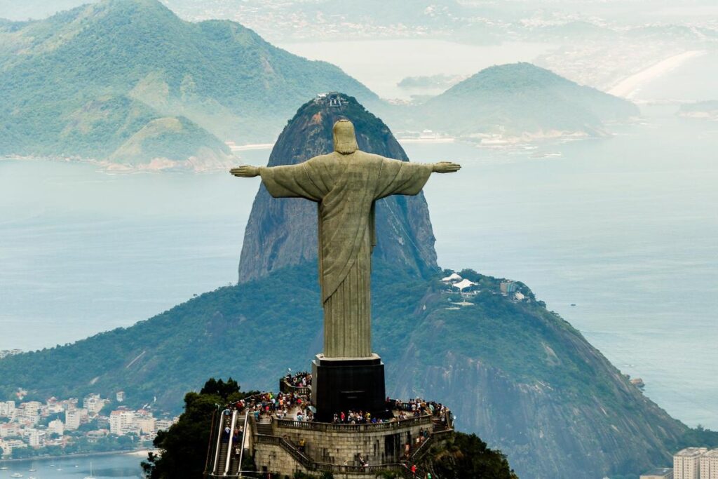 acesso-ao-cristo-redentor-pode-ter-mudanca-em-embarque-e-desembarque-no-cosme-velho
