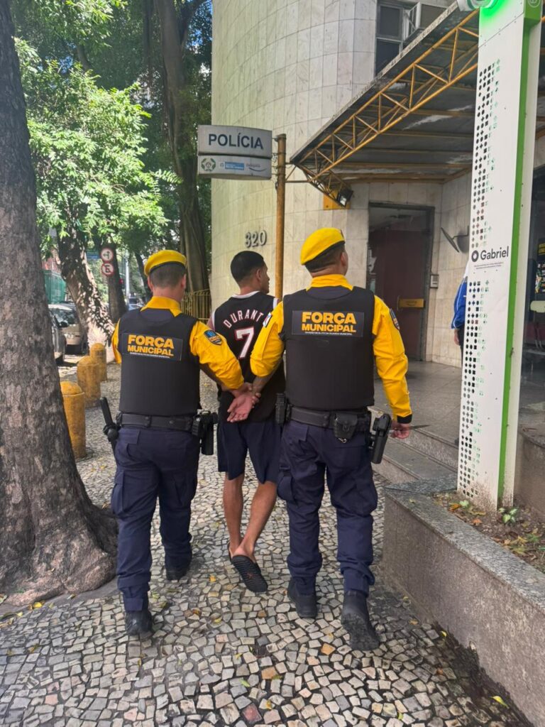 homens-sao-detidos-por-furtos-na-regiao-central-do-rio