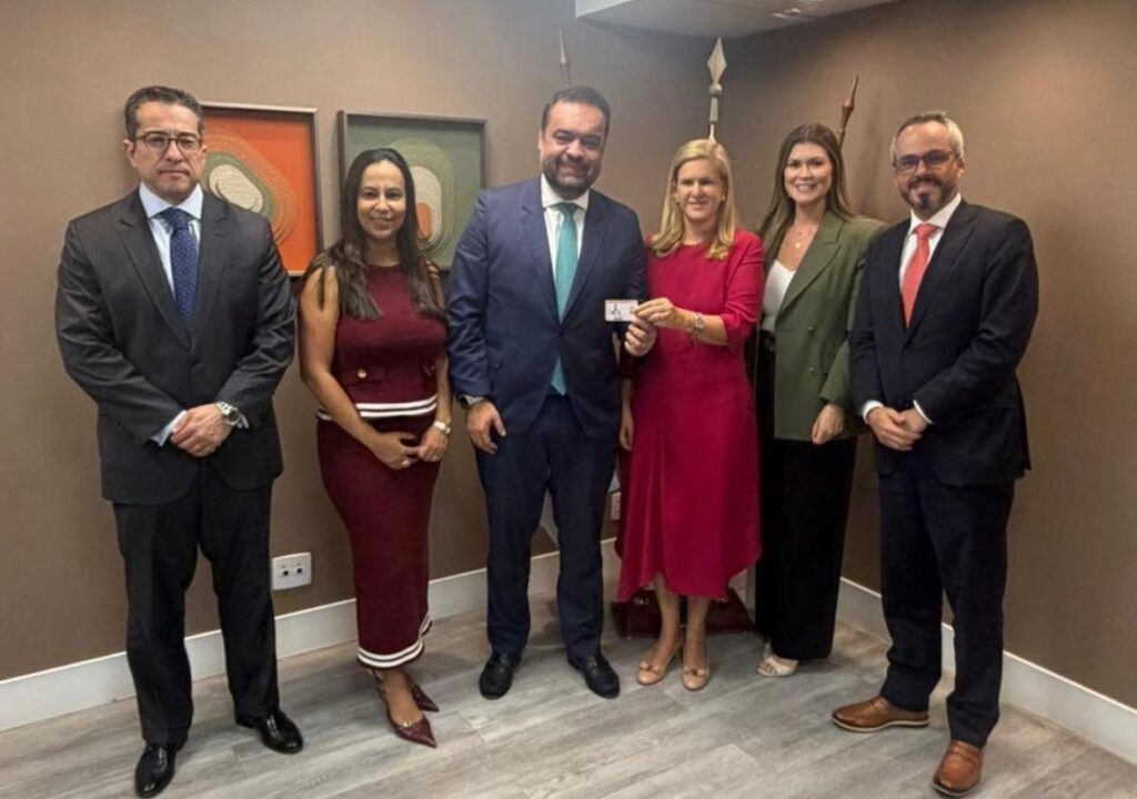 plano-a:-claudio-castro-pega-de-volta-a-sua-carteira-da-oab-e-esta-apto-a-advogar