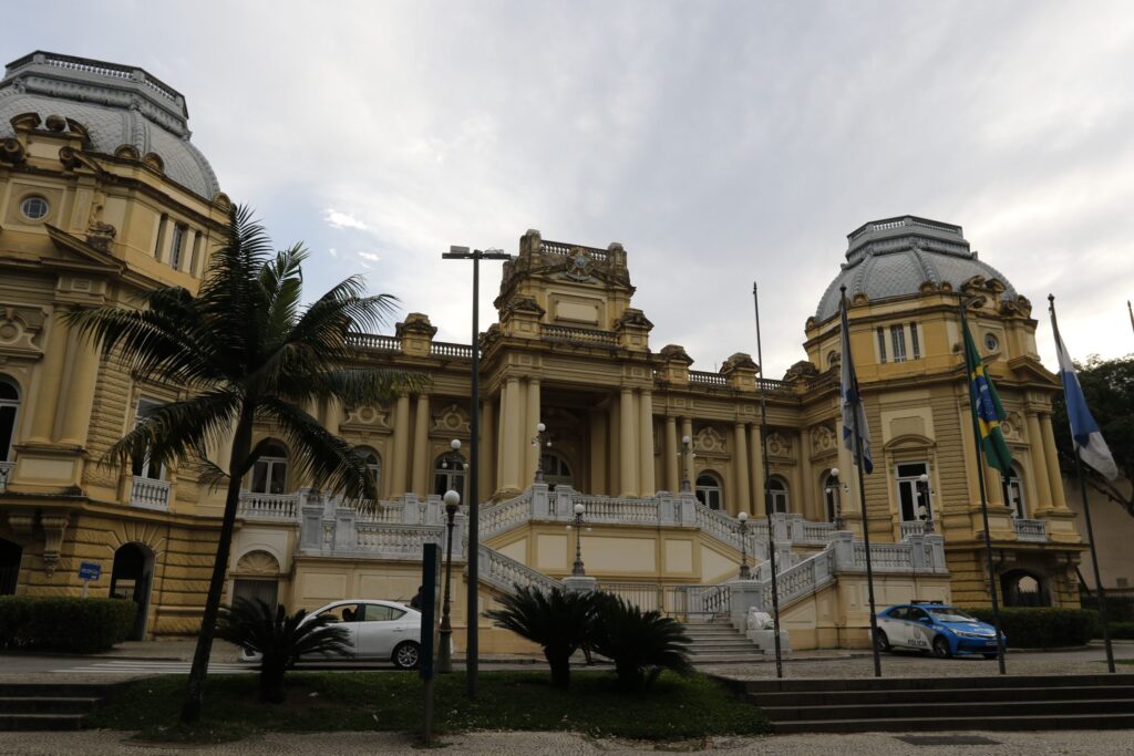 pre-candidatos-ao-governo-do-rj-em-2026:-veja-quem-sao-os-nomes-na-disputa