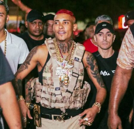 preso-em-operacao-da-policia-federal,-mc-poze-e-levado-para-presidio-de-benfica