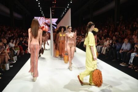 o-tempo-foi-o-dono-de-tudo-no-segundo-dia-de-rio-fashion-week;-confira-os-destaques