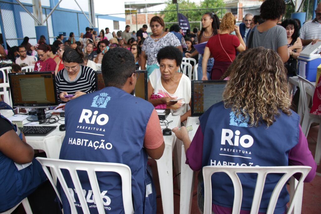 secretaria-municipal-de-habitacao-leva-feirao-de-servicos-gratuitos-para-a-nova-holanda,-na-mare