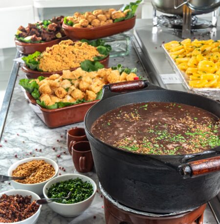 feriado-de-sao-jorge:-confira-onde-aproveitar-a-tradicional-feijoada