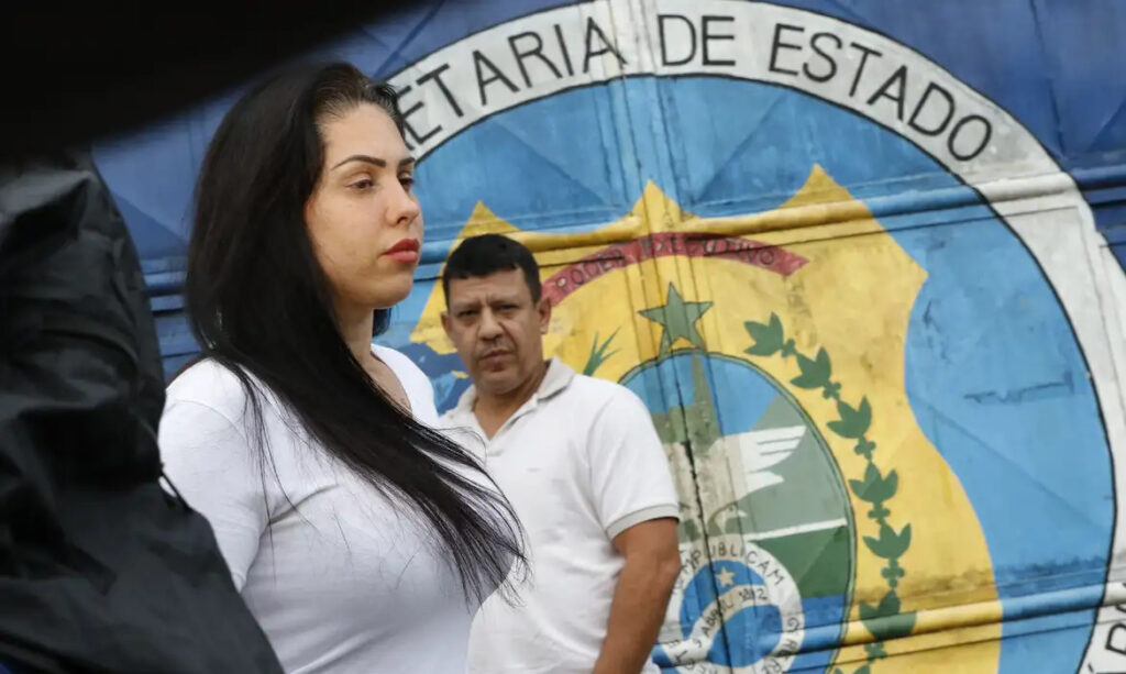 monique-medeiros-se-entrega-a-policia-em-bangu-apos-stf-restabelecer-prisao-no-caso-henry-borel