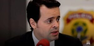 eua-determinam-que-delegado-da-pf-que-atuou-na-prisao-de-ramagem-deixe-o-pais