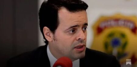 eua-determinam-que-delegado-da-pf-que-atuou-na-prisao-de-ramagem-deixe-o-pais