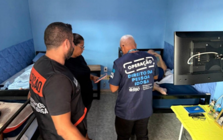 asilo-clandestino-com-quatro-idosos-e-interditado-em-inhoaiba