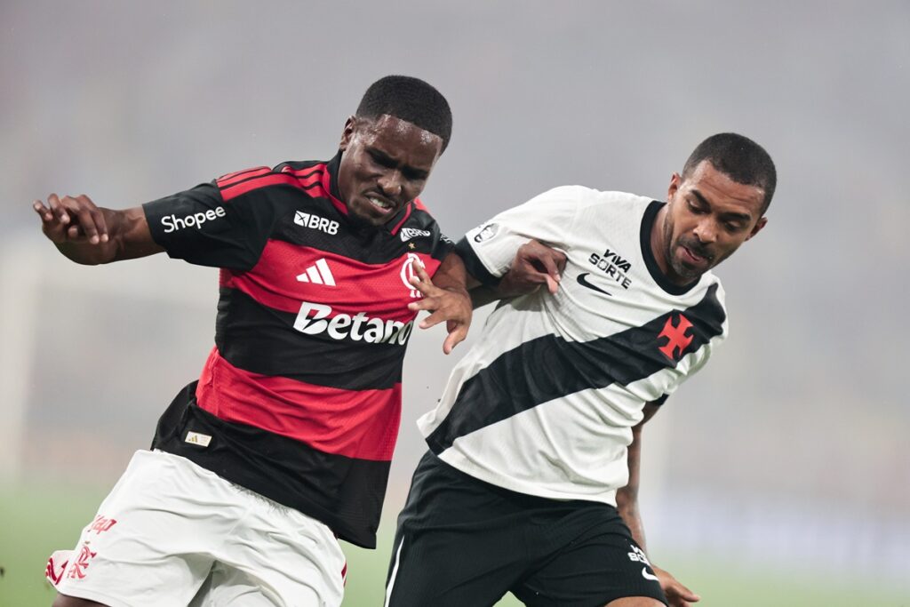flamengo-x-vasco:-aguas-do-rio-sorteara-ingressos-para-moradores-do-complexo-da-mare