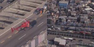 linha-amarela-e-fechada-para-pouso-de-helicoptero-apos-acidente-de-moto