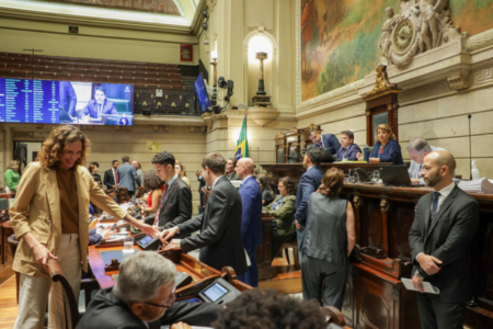 na-volta-do-recesso,-sessao-na-camara-do-rio-tem-mais-adiamentos-de-pautas-do-que-votacoes